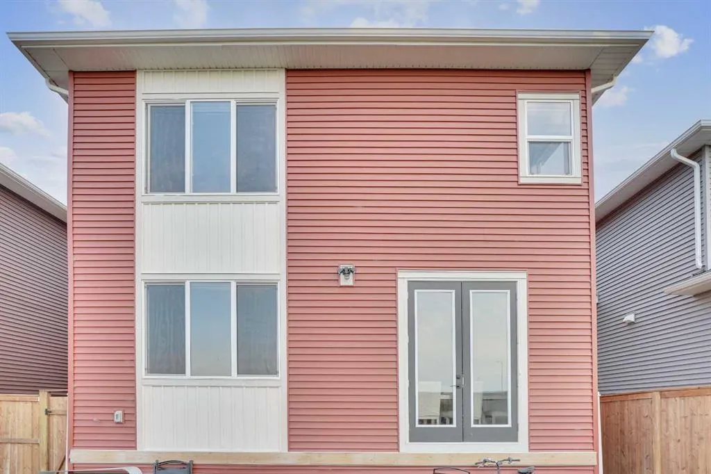 871 Corner Meadows Way NE