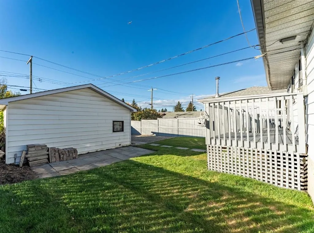 71 Maranda Close NE