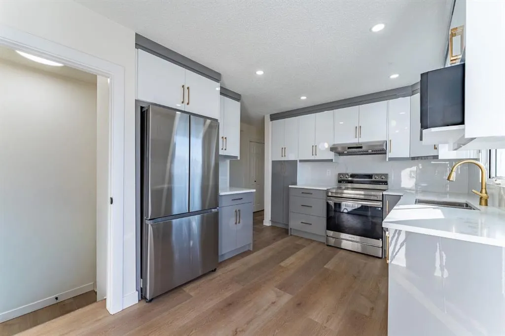 71 Maranda Close NE