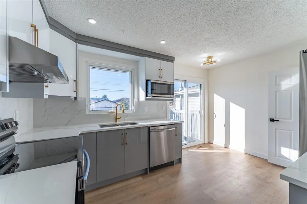 71 Maranda Close NE