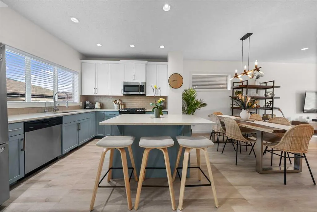 237 Walden Parade SE