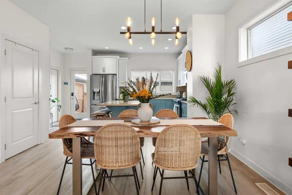 237 Walden Parade SE