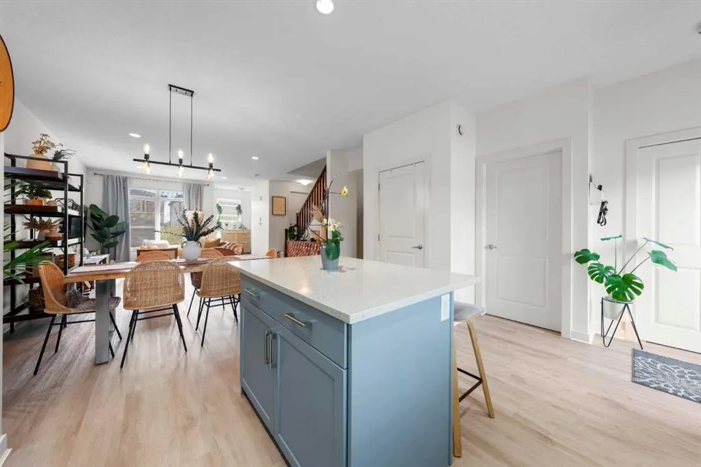 237 Walden Parade SE