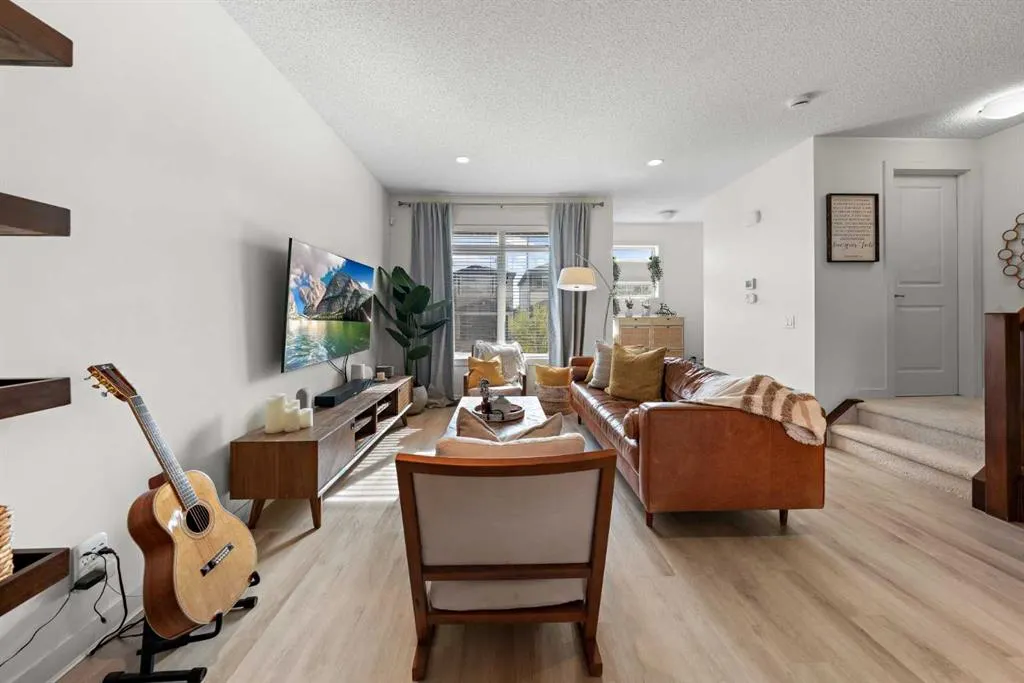 237 Walden Parade SE