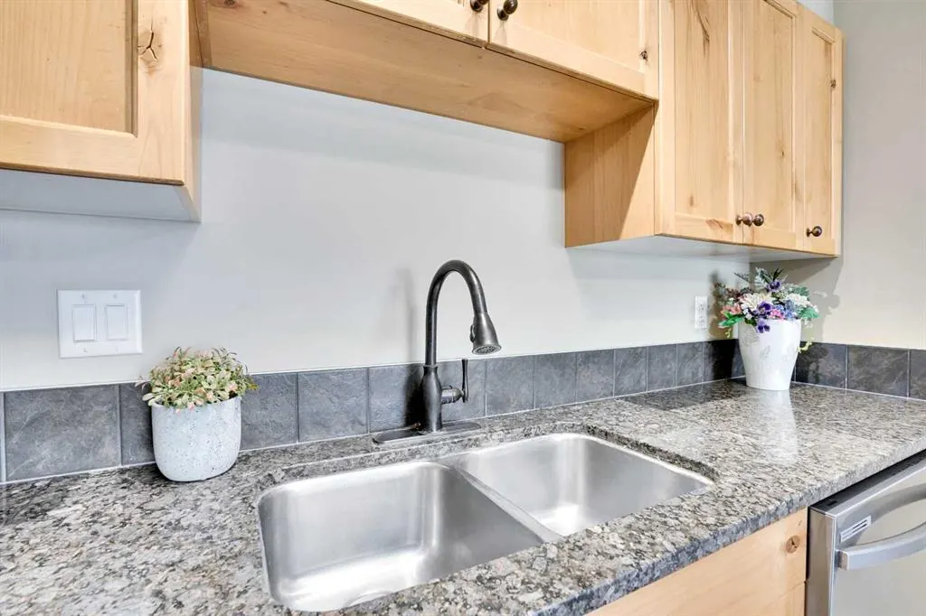 300 Palliser Lane, #218