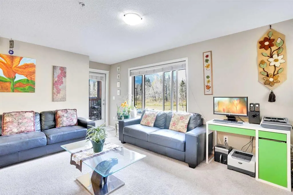 300 Palliser Lane, #218