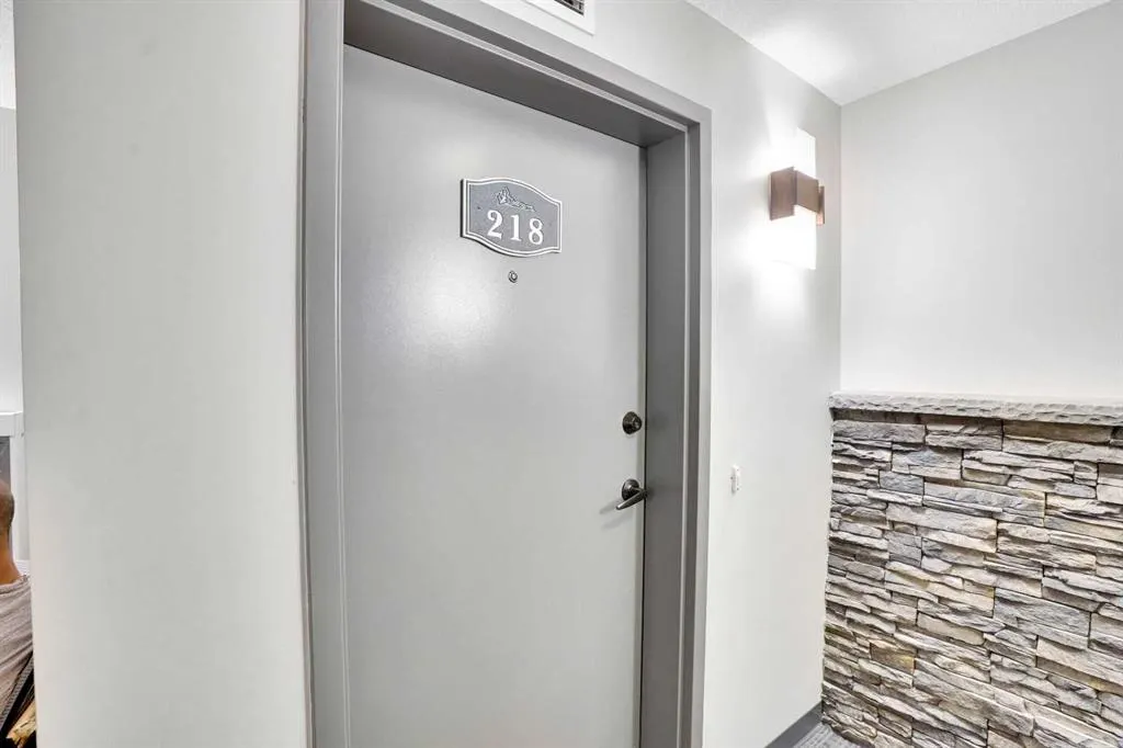 300 Palliser Lane, #218