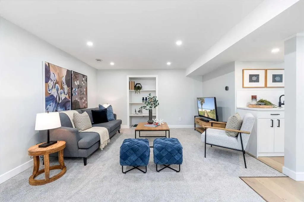 328 Cantrell Place SW