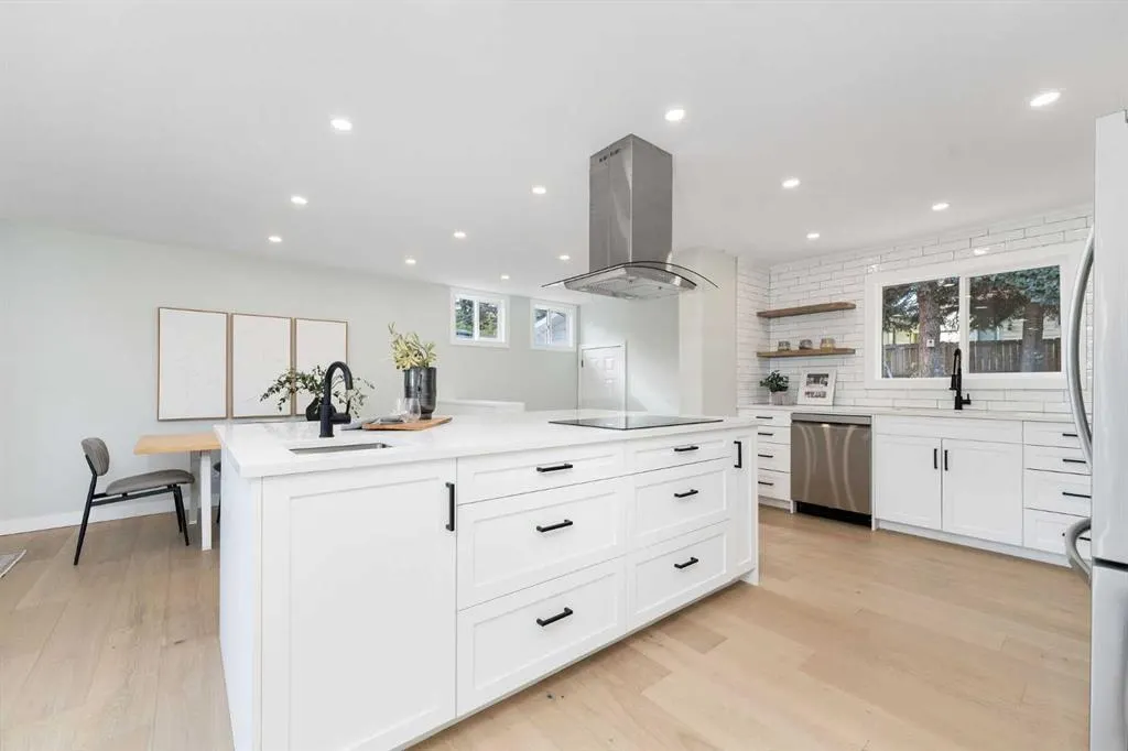 328 Cantrell Place SW