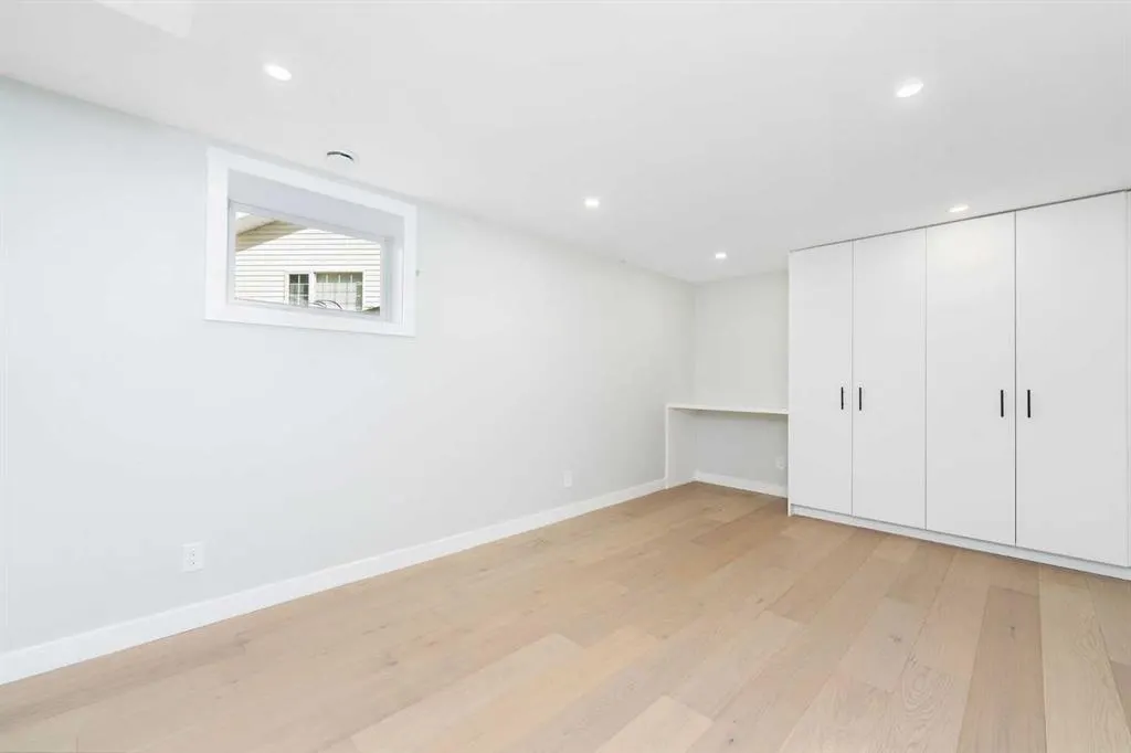 328 Cantrell Place SW