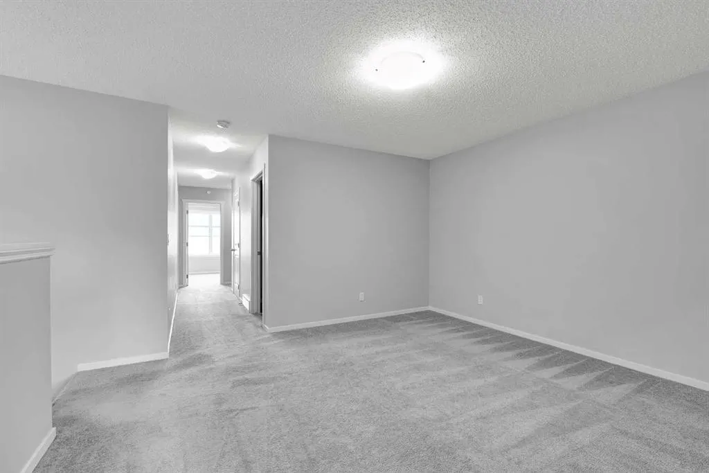 106 Lucas Crescent NW