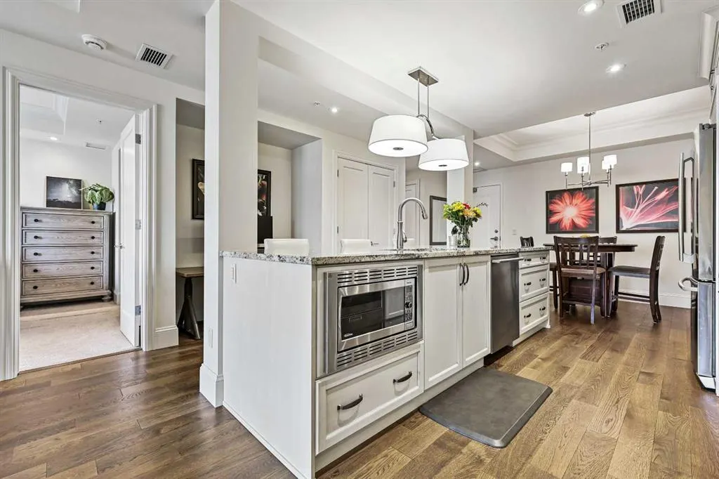211 Quarry Way SE, #104