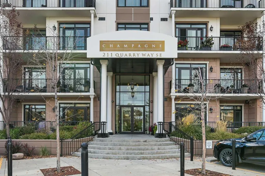 211 Quarry Way SE, #104