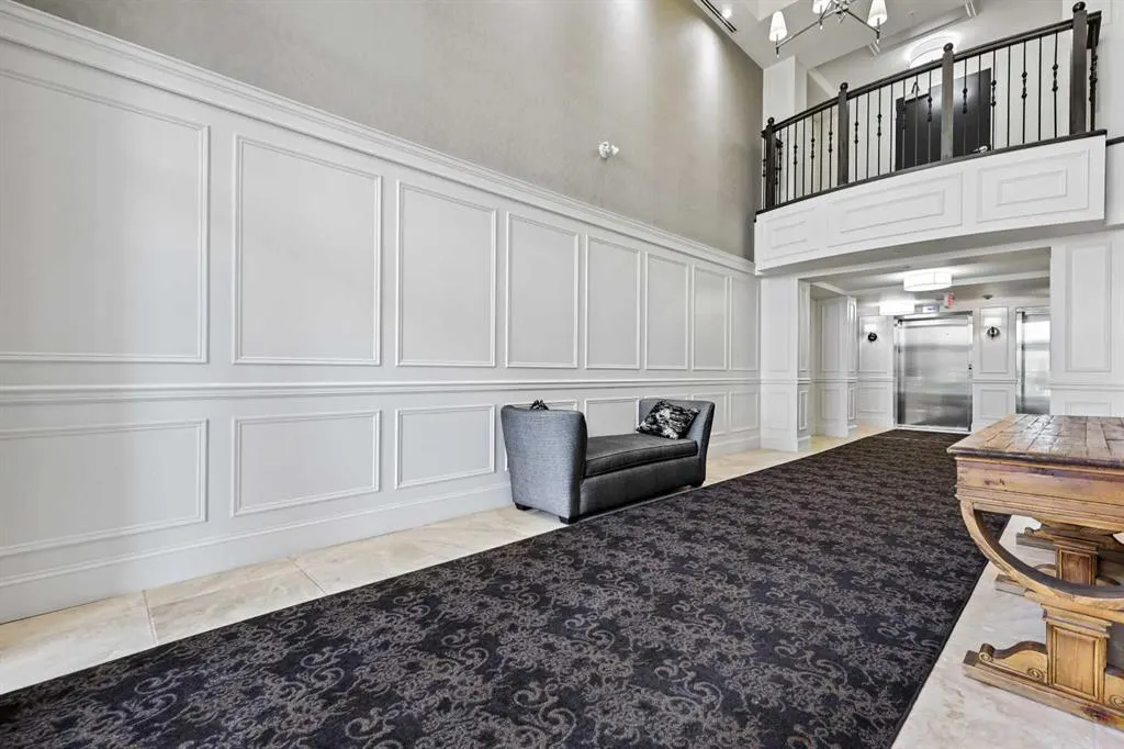 211 Quarry Way SE, #104