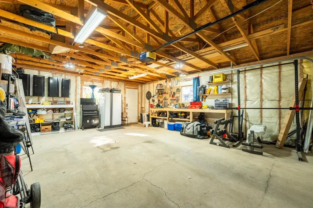 291 Arbour Grove Close NW