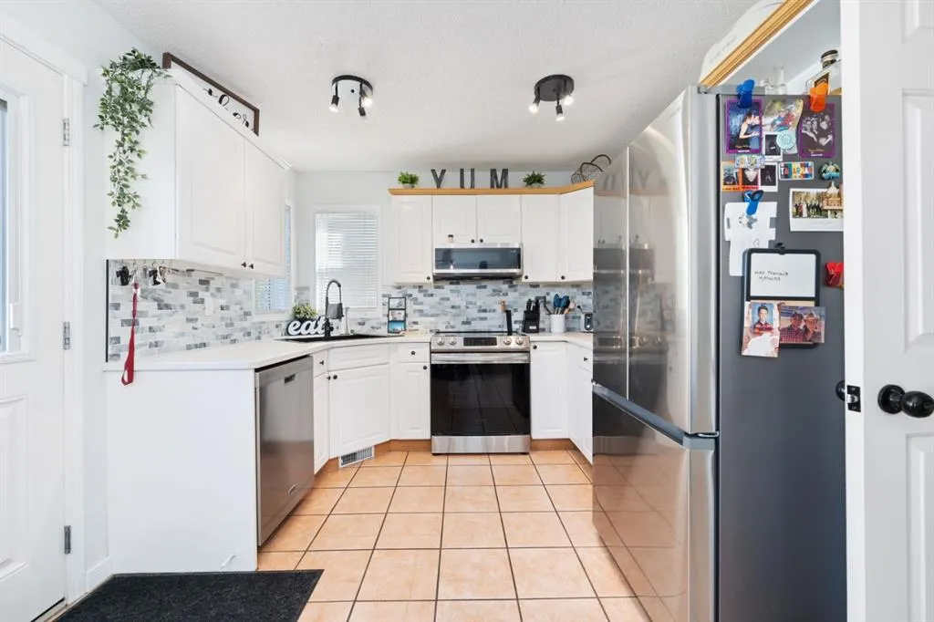 291 Arbour Grove Close NW