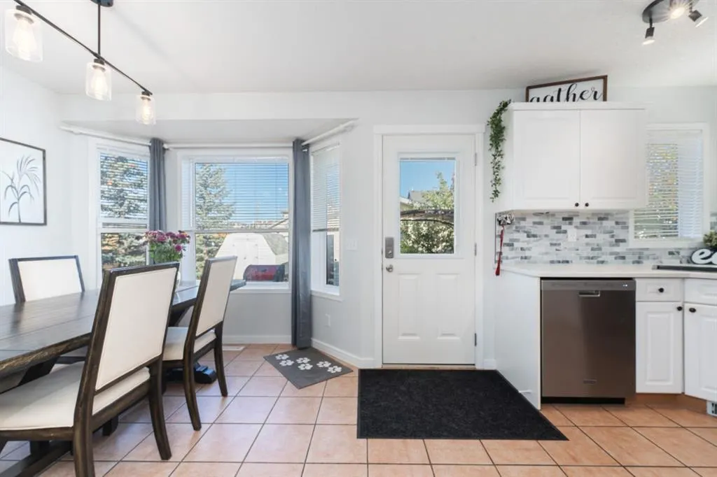 291 Arbour Grove Close NW