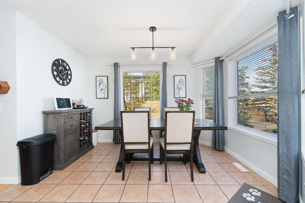 291 Arbour Grove Close NW