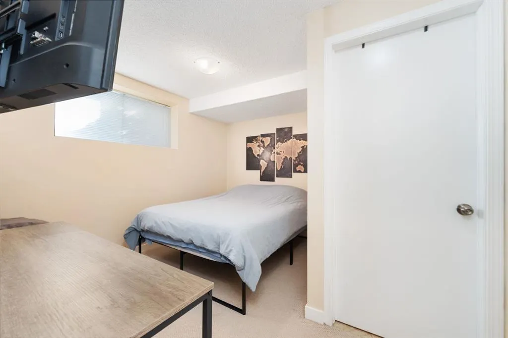 291 Arbour Grove Close NW