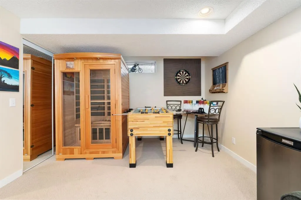 291 Arbour Grove Close NW