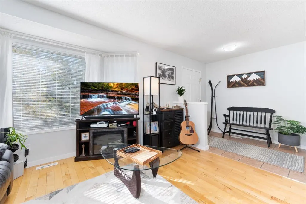 291 Arbour Grove Close NW