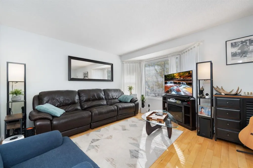 291 Arbour Grove Close NW