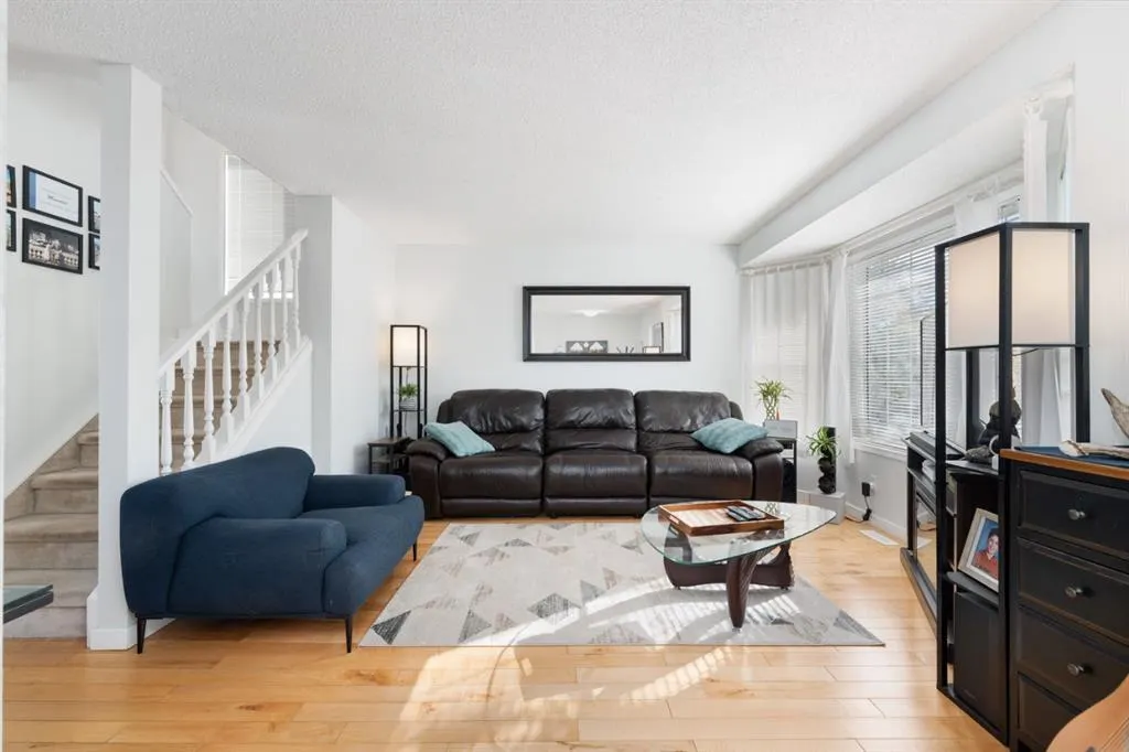 291 Arbour Grove Close NW