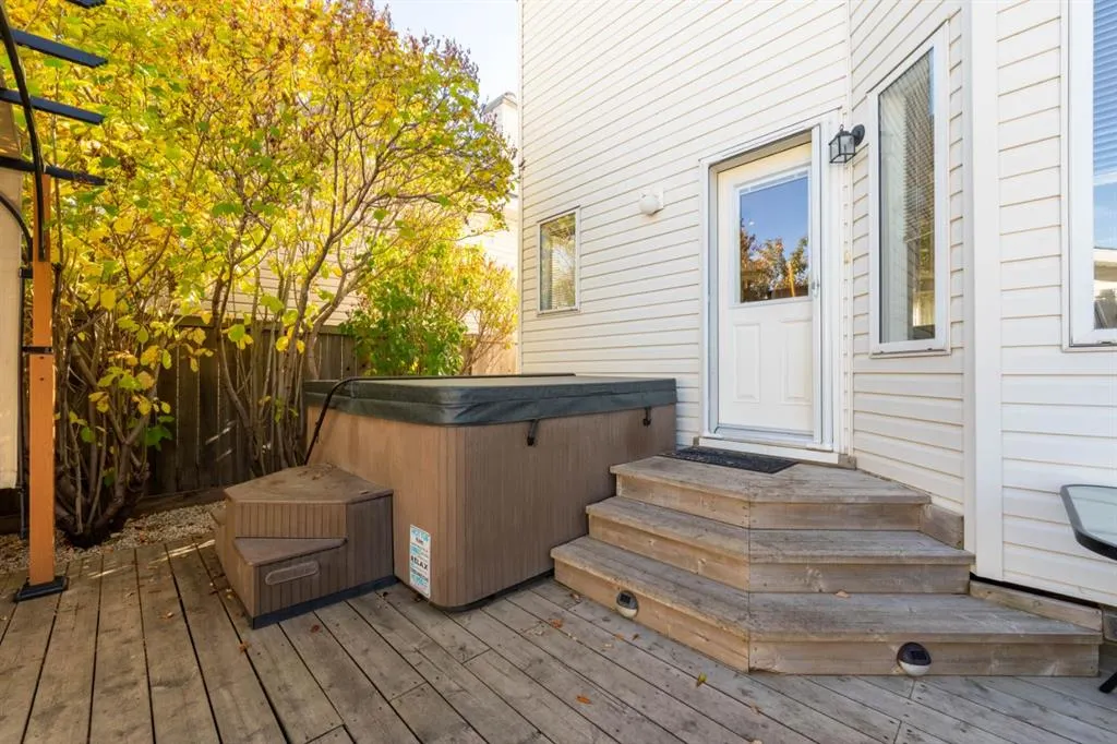 291 Arbour Grove Close NW