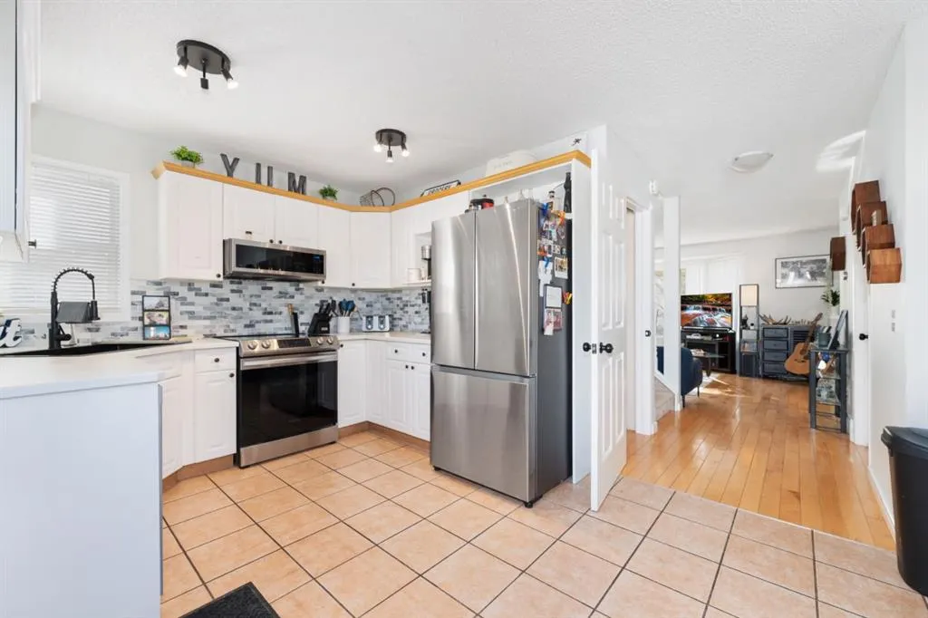 291 Arbour Grove Close NW