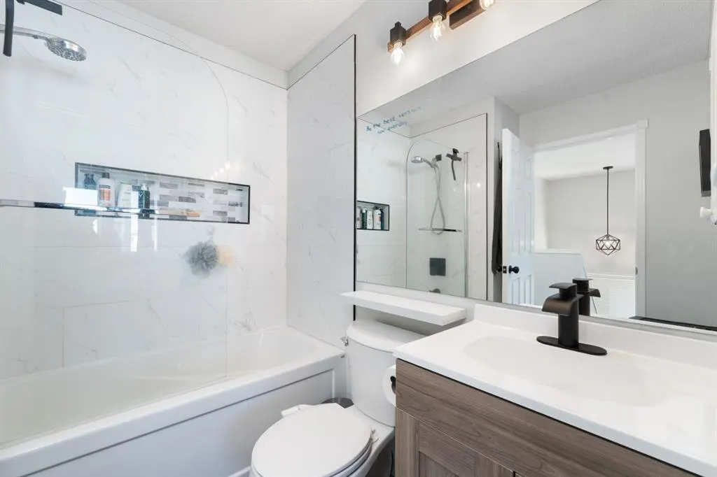 291 Arbour Grove Close NW