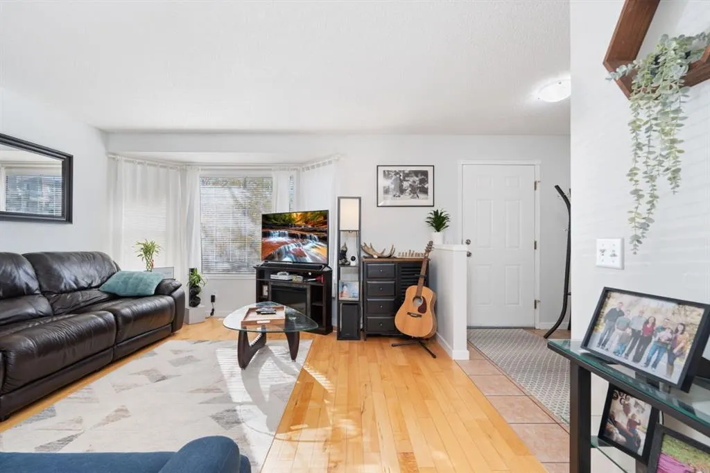 291 Arbour Grove Close NW