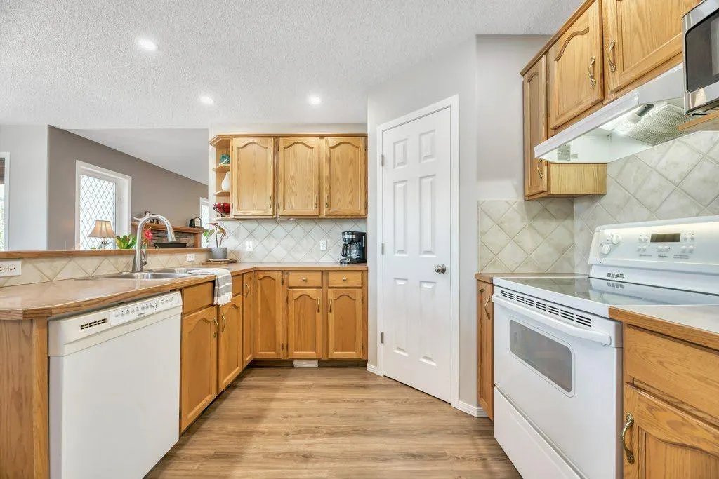15 Henderson Bay NE