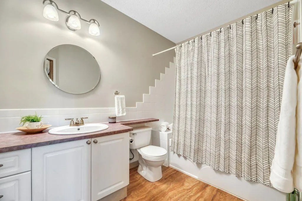 15 Henderson Bay NE