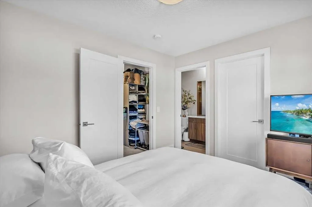 81 Greenbriar Place NW, #232