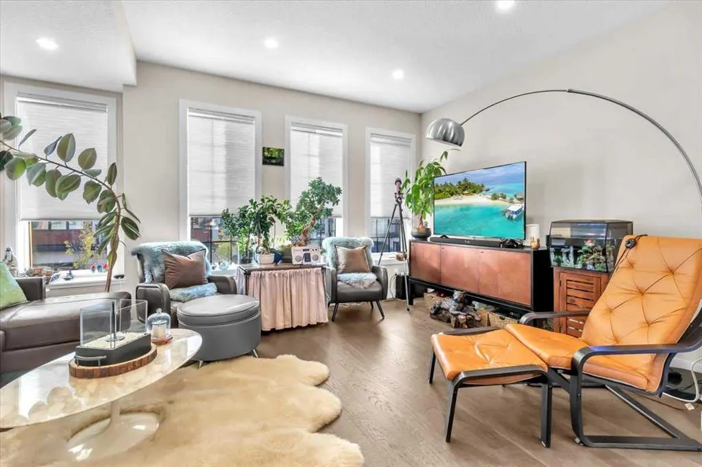 81 Greenbriar Place NW, #232