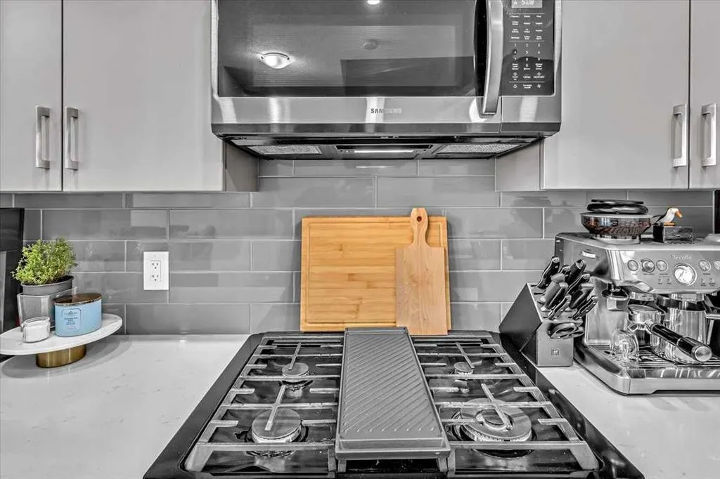 81 Greenbriar Place NW, #232