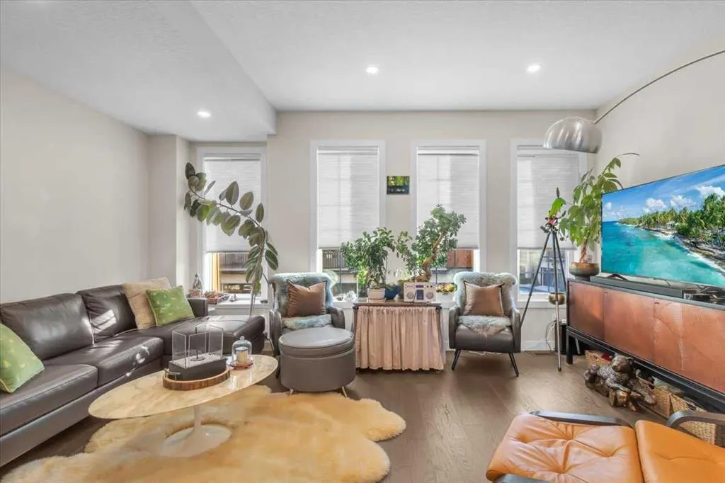 81 Greenbriar Place NW, #232
