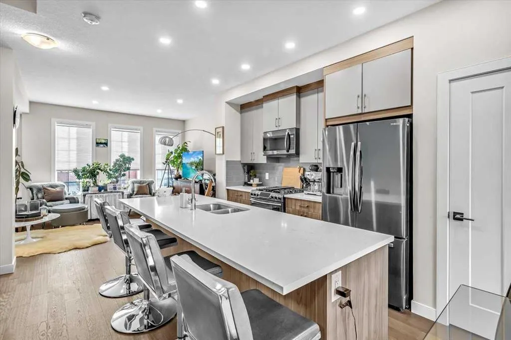 81 Greenbriar Place NW, #232