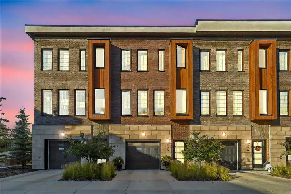 81 Greenbriar Place NW, #232