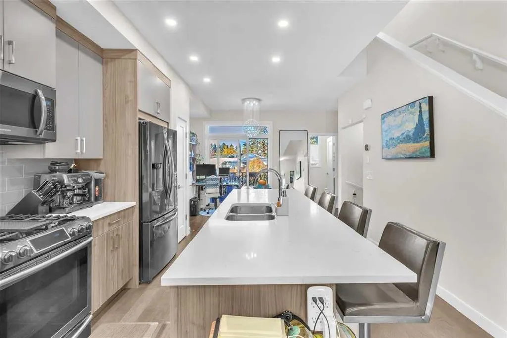 81 Greenbriar Place NW, #232