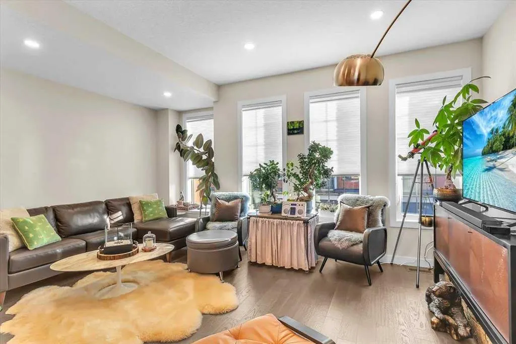 81 Greenbriar Place NW, #232