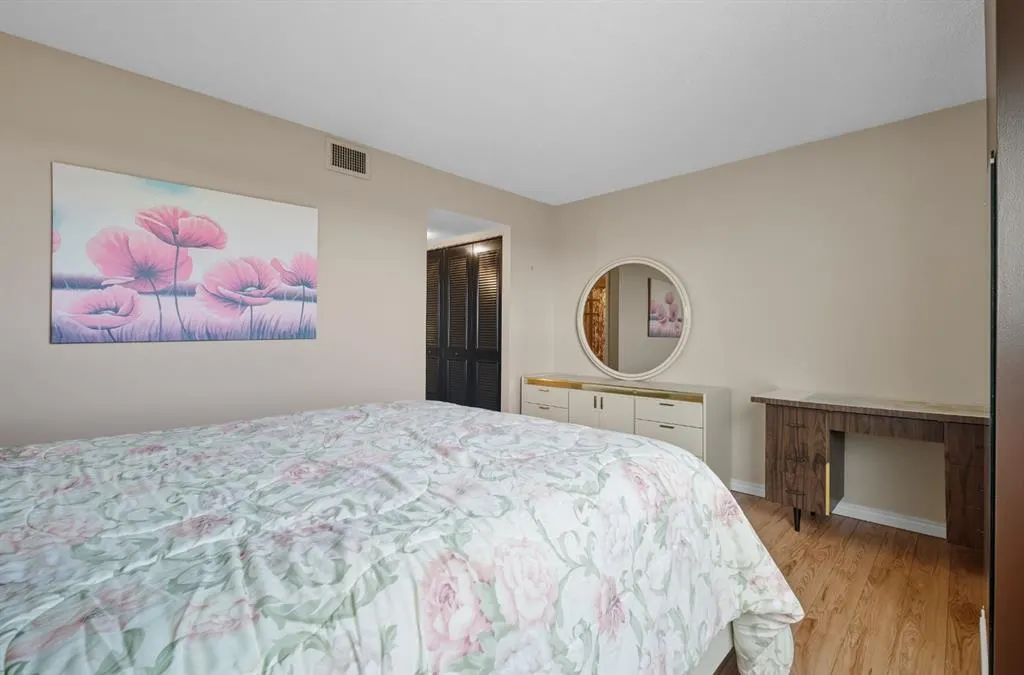 12303 Jasper Avenue NW, #1001