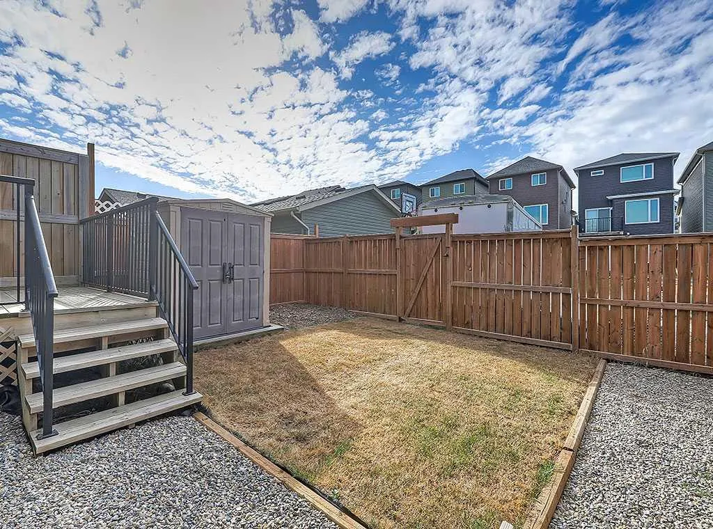 588 Evanston Link NW