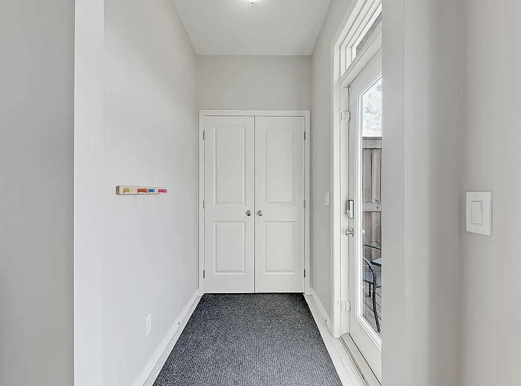 588 Evanston Link NW