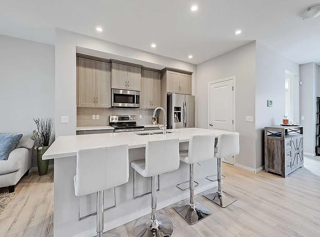 588 Evanston Link NW
