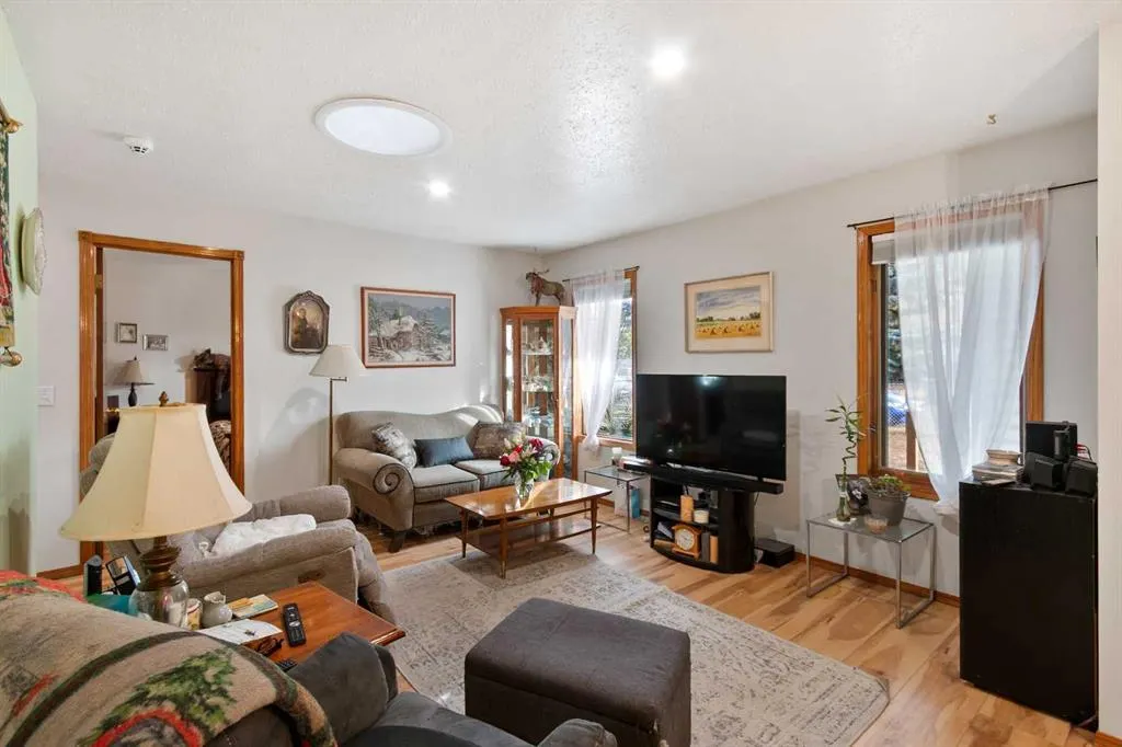 4102 Silverpark Estates Close