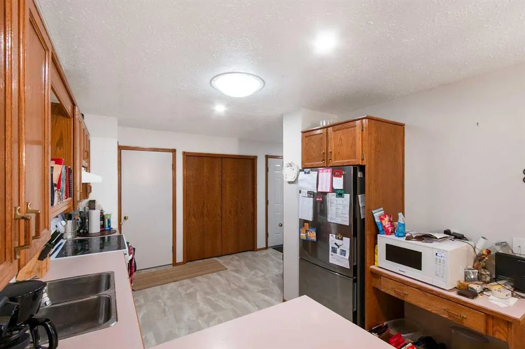 4102 Silverpark Estates Close