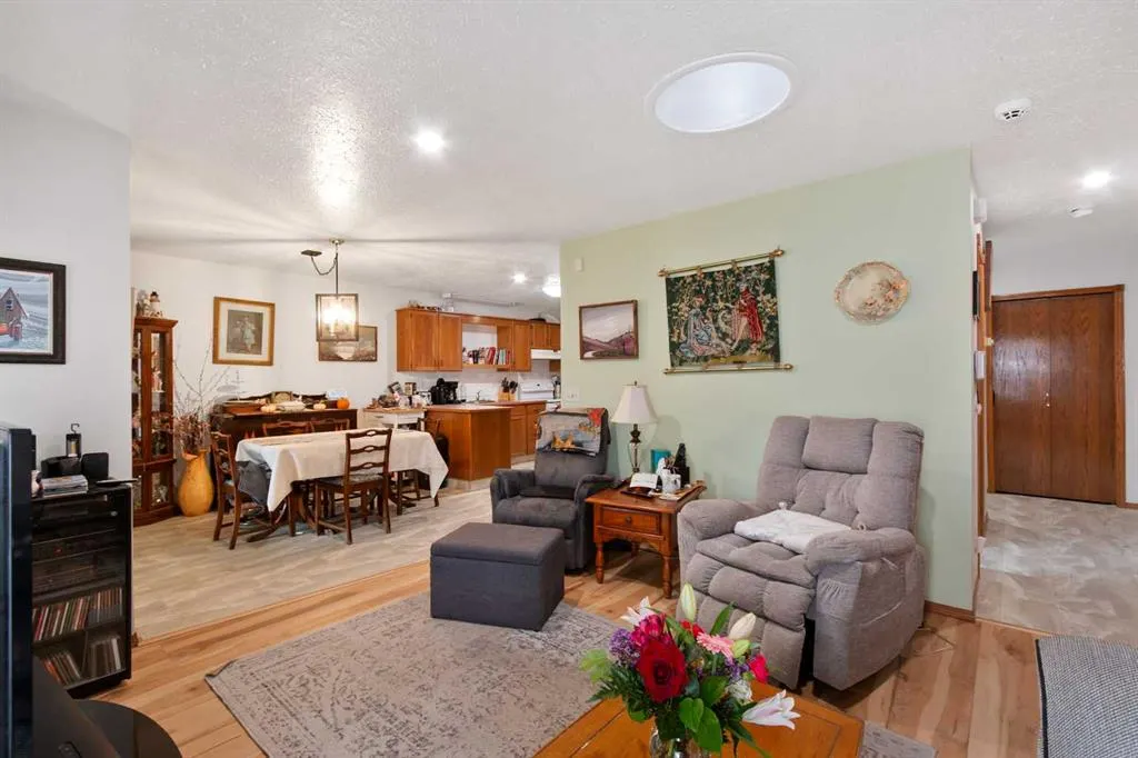 4102 Silverpark Estates Close