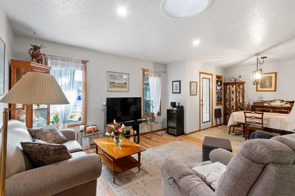4102 Silverpark Estates Close