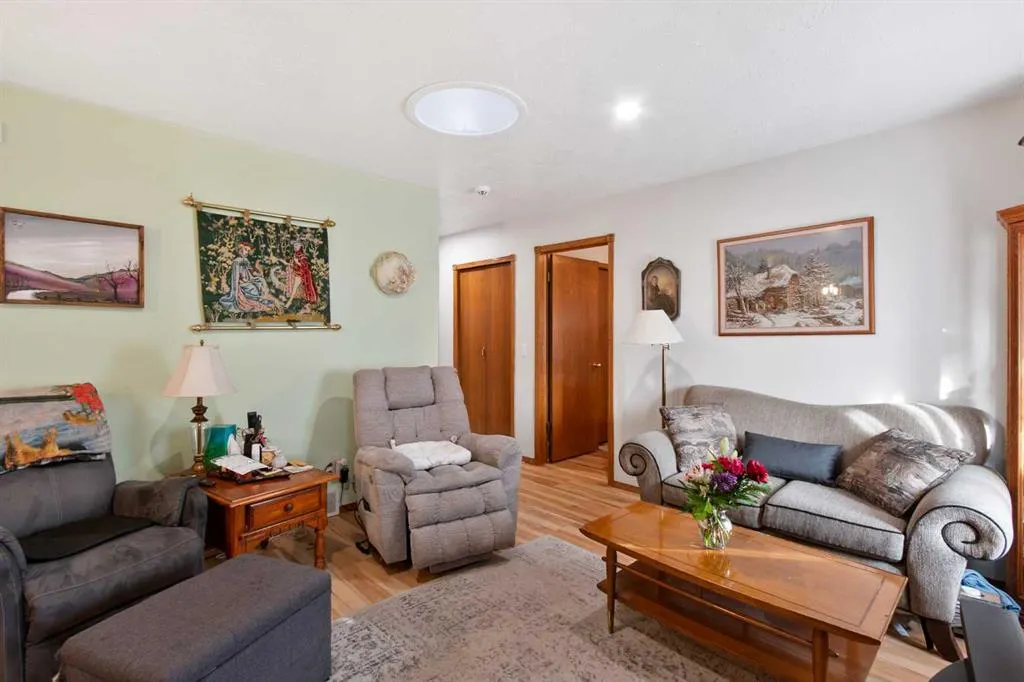 4102 Silverpark Estates Close